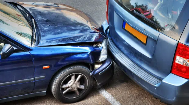 voiture-accidente