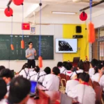 Scolarité des enfants expatriés : écoles internationales ou système local en 2026