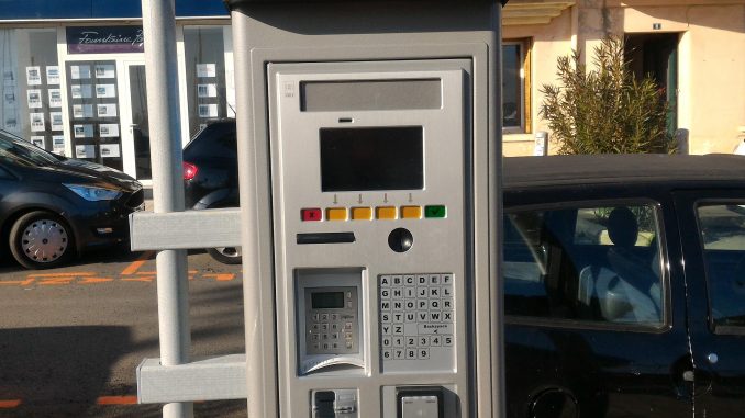 Quels moyens propose Daniel Duminy pour optimiser le parking des véhicules en ville