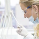 une dentiste