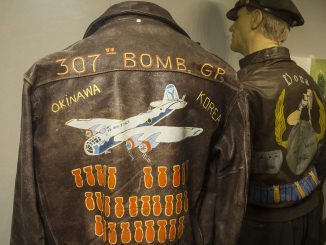 Ancinne veste d'aviateur pour homme datant de la guerre